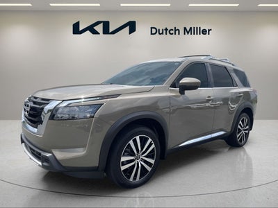 2025 Nissan Pathfinder Platinum