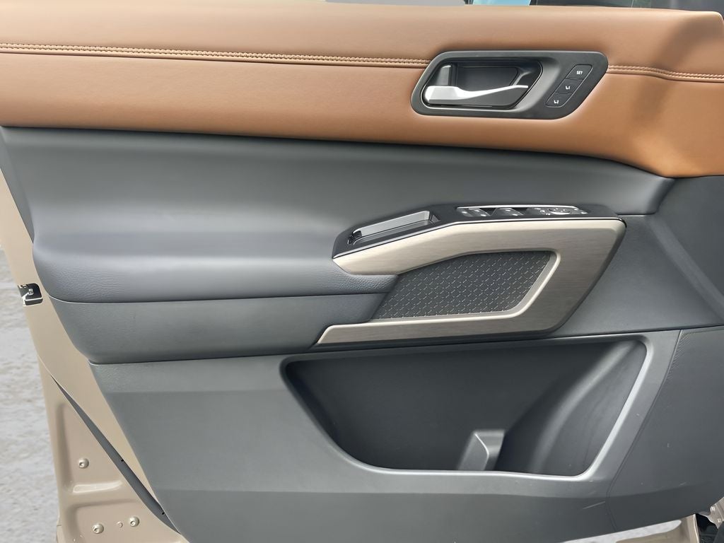 2025 Nissan Pathfinder Platinum