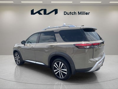 2025 Nissan Pathfinder Platinum