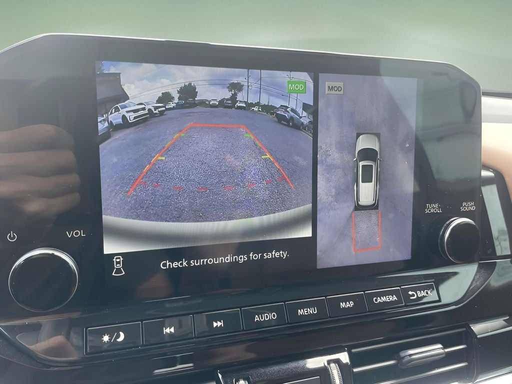 2025 Nissan Pathfinder Platinum