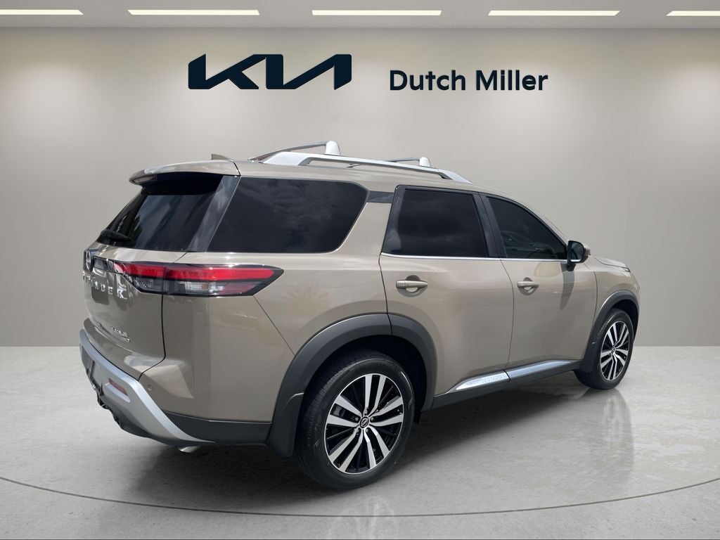 2025 Nissan Pathfinder Platinum
