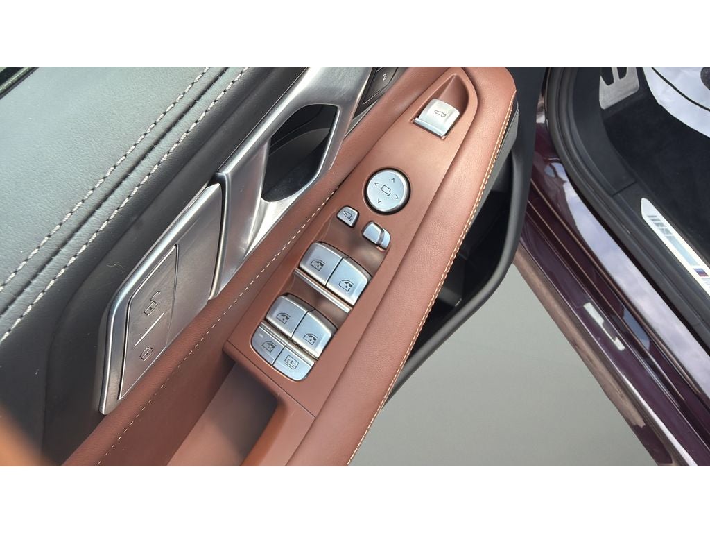 2022 BMW X7 M50i