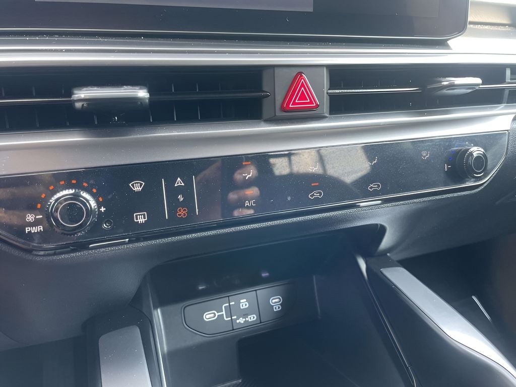 2025 Kia Sorento LX