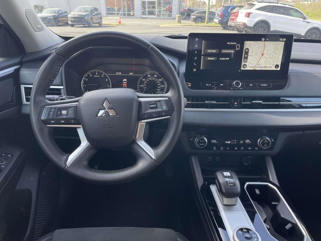 2025 Mitsubishi Outlander SE