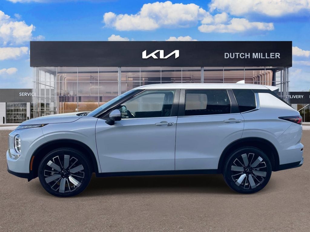 2025 Mitsubishi Outlander SE