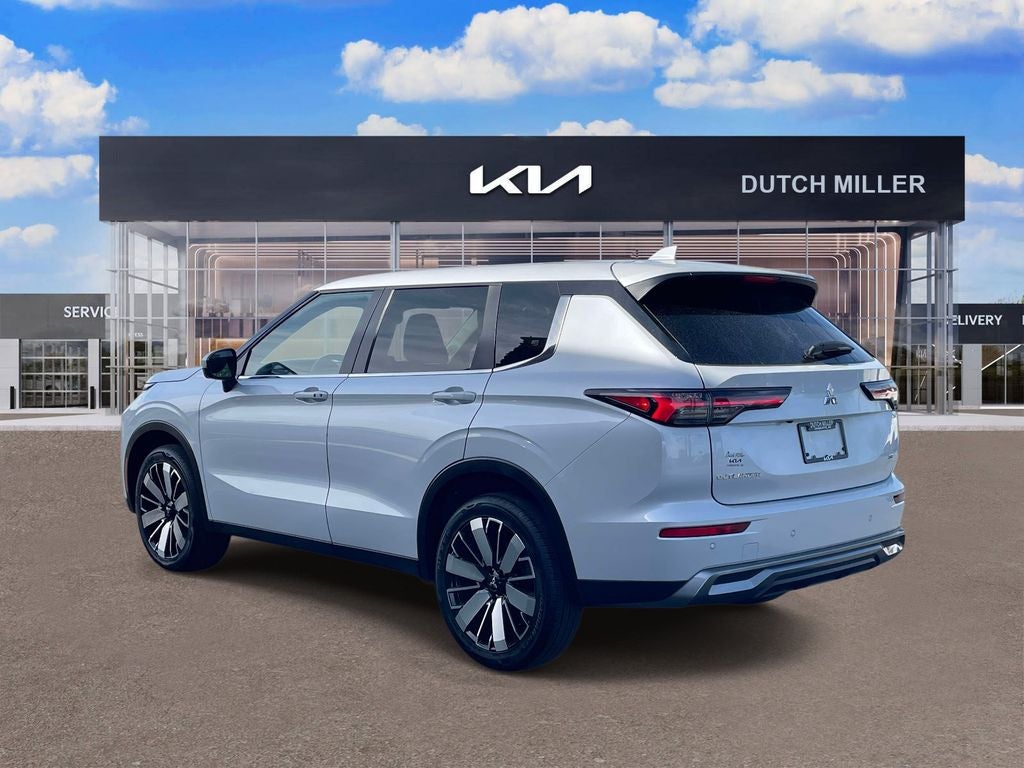 2025 Mitsubishi Outlander SE