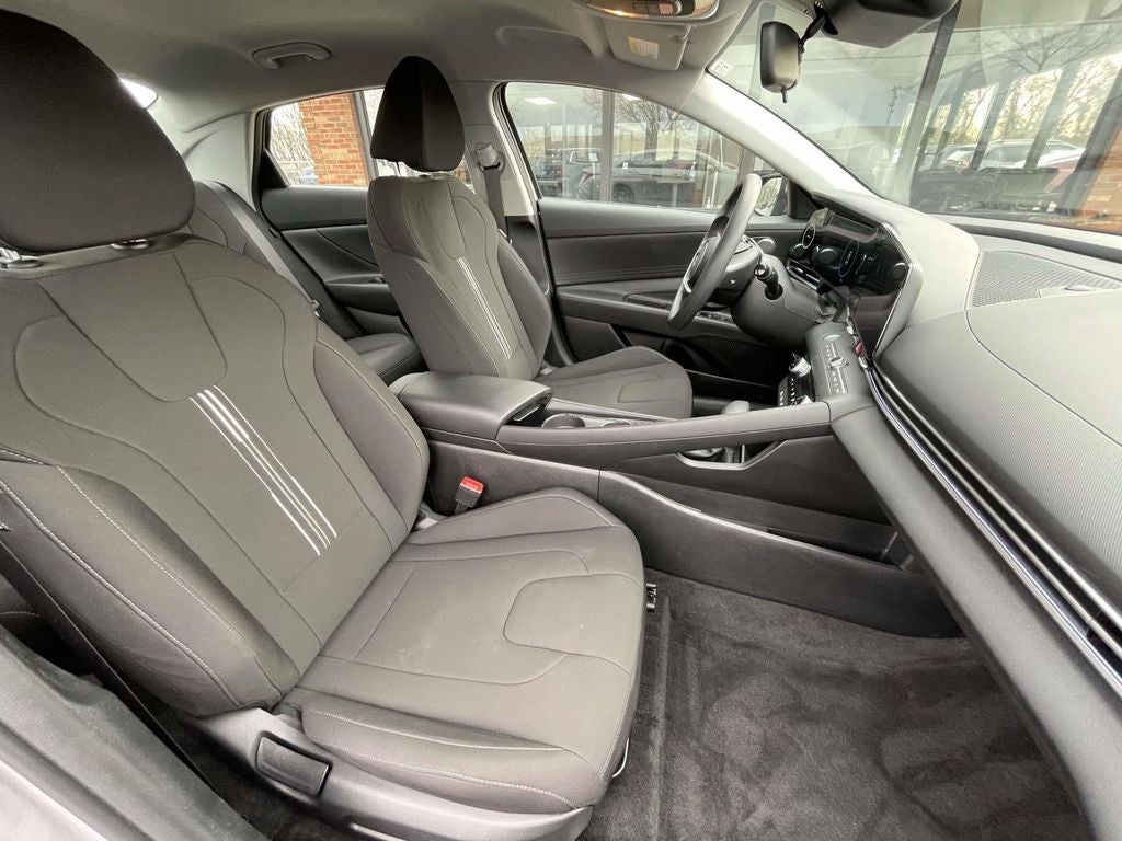 2024 Hyundai Elantra HEV Blue