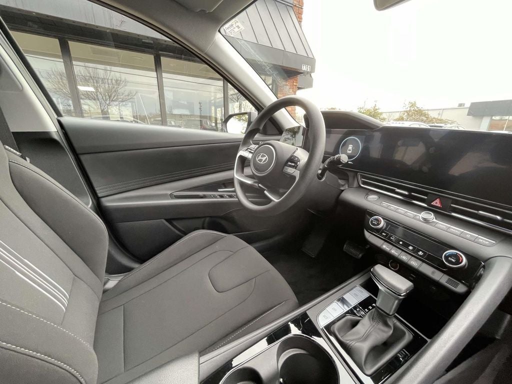 2024 Hyundai Elantra HEV Blue