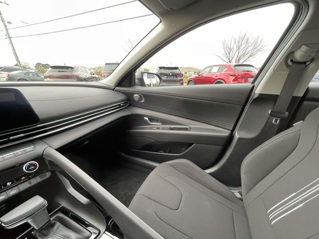 2024 Hyundai Elantra HEV Blue