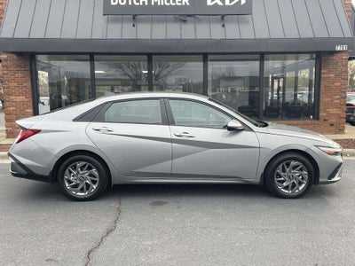 2024 Hyundai Elantra HEV Blue