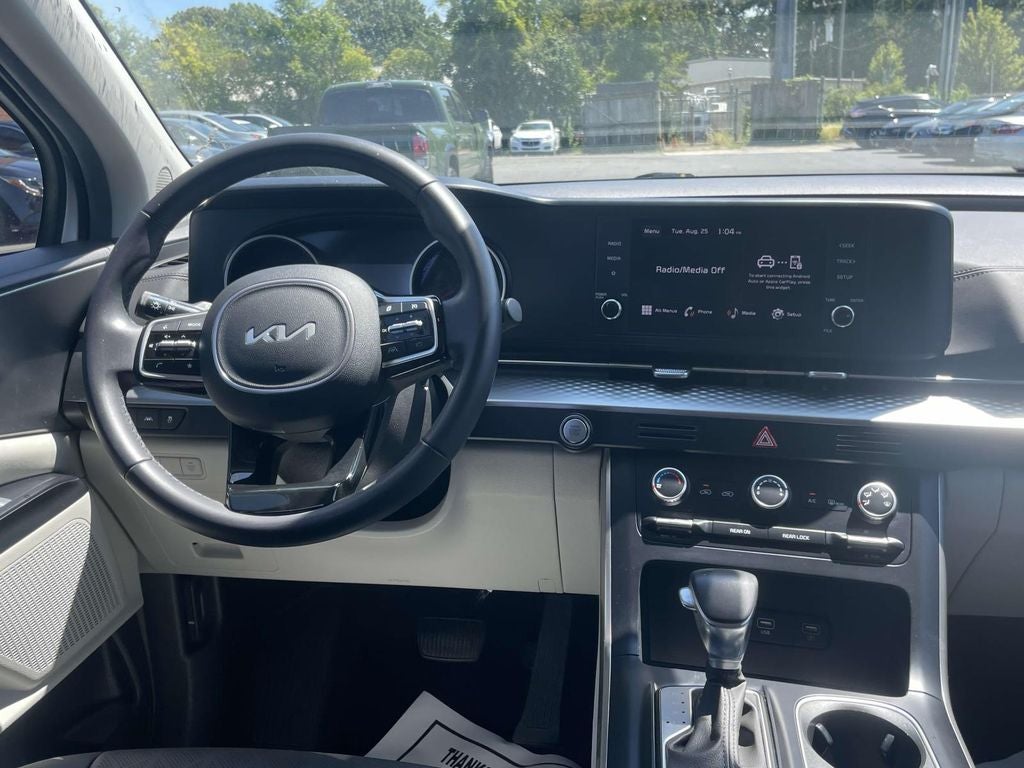 2024 Kia Carnival LX