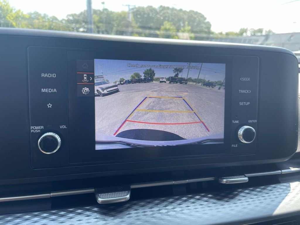 2024 Kia Carnival LX
