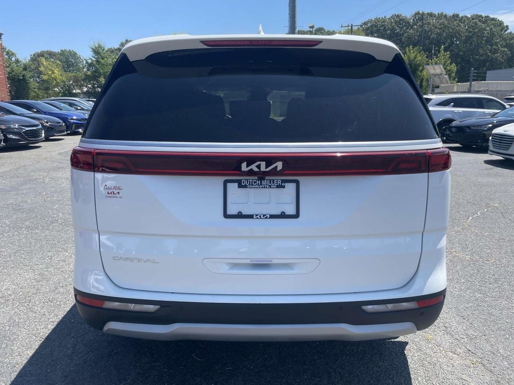 2024 Kia Carnival LX