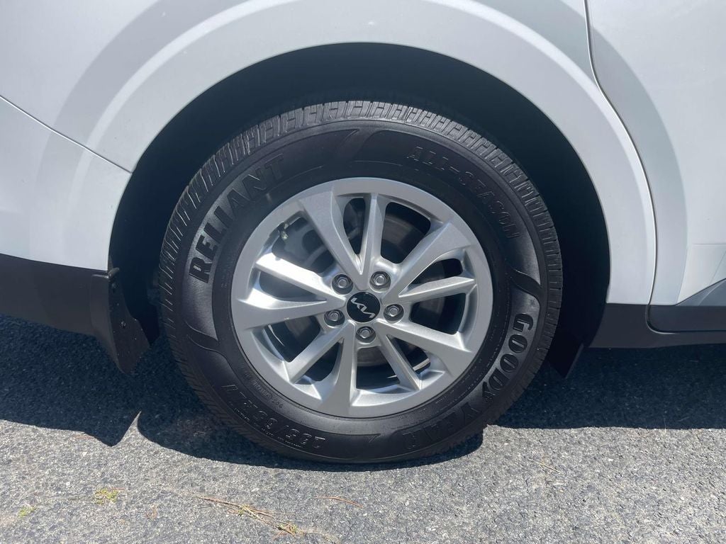 2024 Kia Carnival LX
