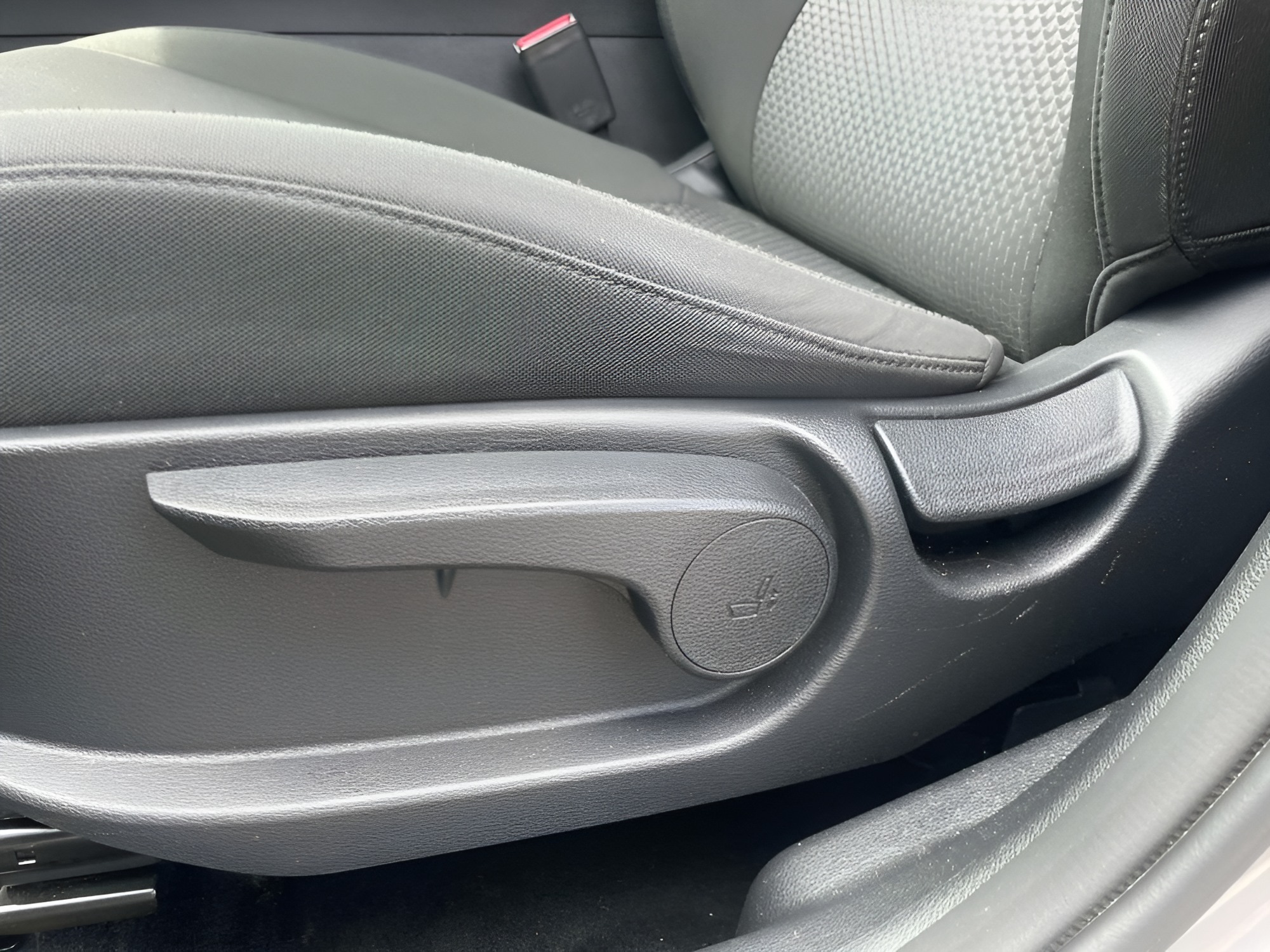 2025 Kia Sportage Hybrid LX