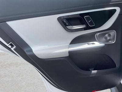 2025 Mercedes-Benz GLC 300