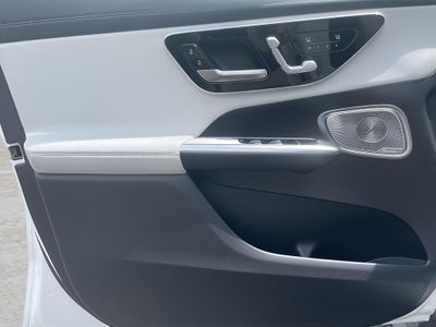 2025 Mercedes-Benz GLC 300