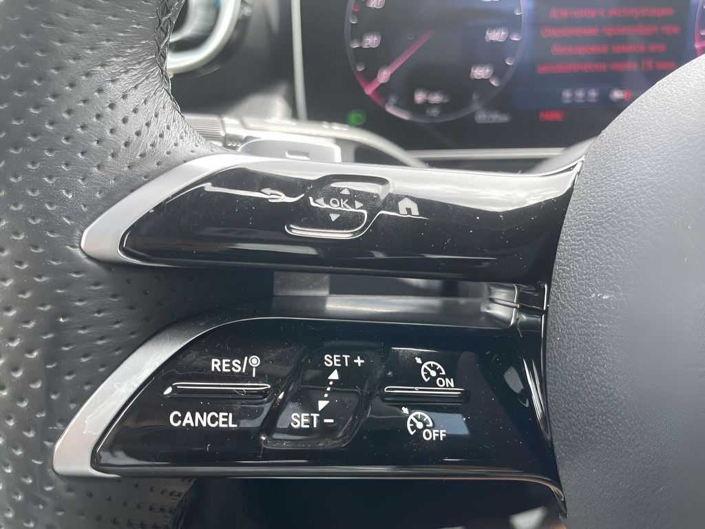 2025 Mercedes-Benz GLC 300