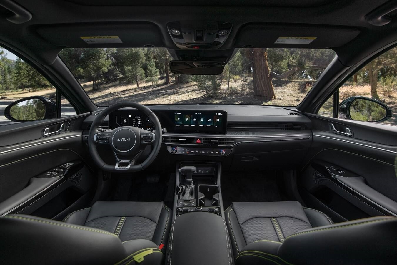 Kia K5 center console, screen, and front cabin